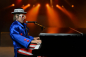 Preview: Elton John (Live 1976) Retro-Actionfigur Deluxe, 20 cm