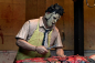 Preview: Ultimate Leatherface Actionfigur 50th Anniversary, Texas Chainsaw Massacre, 18 cm