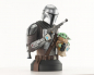 Preview: The Mandalorian with Grogu Büste 1:6 Exclusive, Star Wars: The Mandalorian, 15 cm