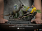 Preview: Dennis Nedry meets the Dilophosaurus Statue 1/10 Art Scale Deluxe, Jurassic Park, 21 cm