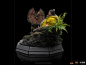 Preview: Dennis Nedry meets the Dilophosaurus Statue 1/10 Art Scale Deluxe, Jurassic Park, 21 cm