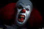 Preview: Pennywise Actionfigur 1:6 Sideshow, Stephen Kings Es (1990), 30 cm