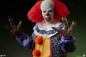 Preview: Pennywise Actionfigur 1:6 Sideshow, Stephen Kings Es (1990), 30 cm