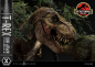 Preview: T-Rex Cliff Attack Statue 1:15 Legacy Museum Collection, Vergessene Welt: Jurassic Park, 53 cm