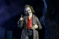 Preview: Ultimate Beetlejuice (The Bio-Exorcist) Actionfigur, 18 cm