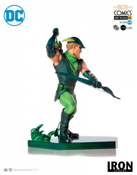 Green Arrow Art Scale Statue