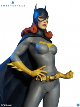 Batgirl Statue