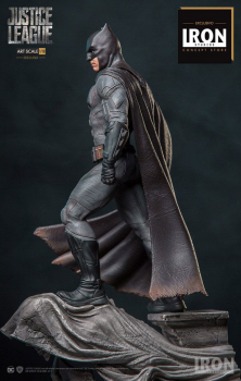 Batman Deluxe Art Scale