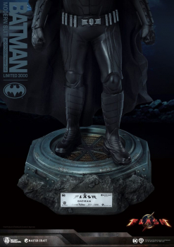 Batman (Modern Suit) Statue Master Craft, The Flash, 42 cm