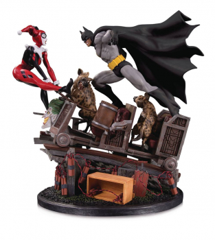 Batman vs. Harley Statue