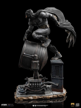 Batman on Batsignal Statue 1/10 Art Scale Deluxe, Zack Snyder's Justice League, 28 cm