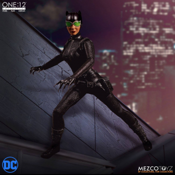 Catwoman One:12