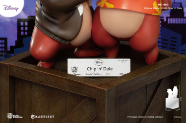 Chip und Chap Statue