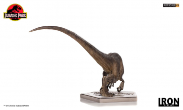 Velociraptor Statue