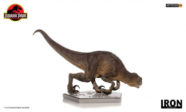 Velociraptor Statue