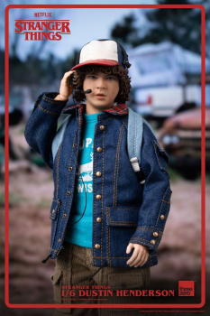 Dustin Henderson Action Figure 1/6, Stranger Things, 23 cm