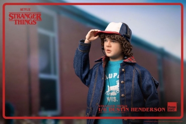 Dustin Henderson Actionfigur 1:6, Stranger Things, 23 cm