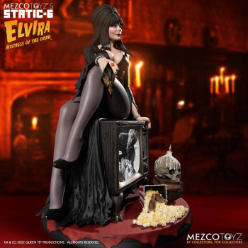 Elvira Statue 1:6 Static-6, Elvira - Herrscherin der Dunkelheit, 28 cm