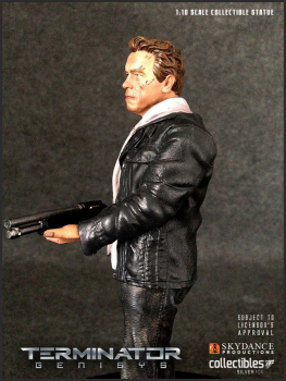 T-800 Guardian Statue