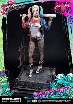 Harley Quinn Statue