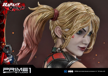 Harley Quinn Statue