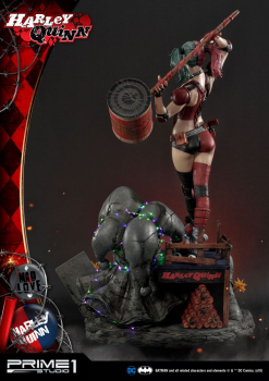 Harley Quinn Statue