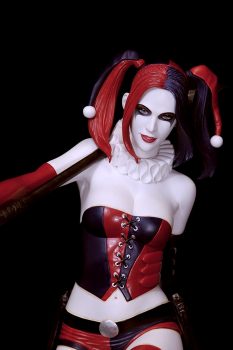 Harley Quinn Statue Luis Rojo