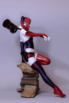 Harley Quinn Statue Luis Rojo