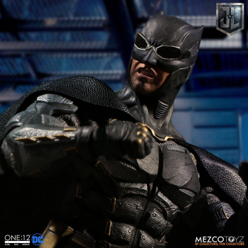 Tactical Suit Batman One:12