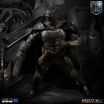 Tactical Suit Batman One:12