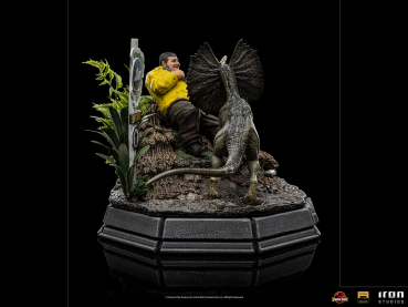 Dennis Nedry meets the Dilophosaurus Statue 1/10 Art Scale Deluxe, Jurassic Park, 21 cm