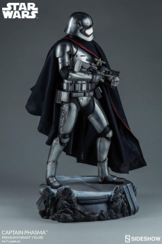 Captain Phasma Premium Format