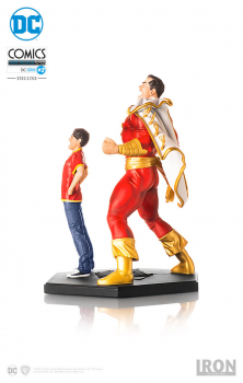 Shazam Statue 1/10