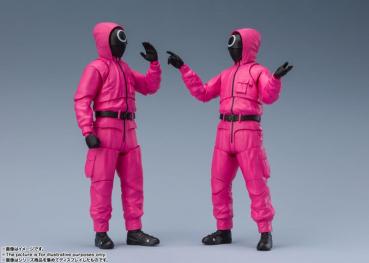 Masked Worker/Manager Actionfigur S.H.Figuarts, Squid Game, 14 cm