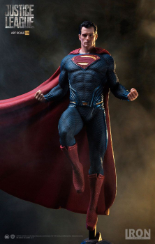 Superman Art Scale Statue