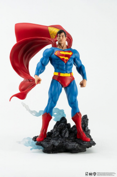 Superman Classic Version Statue 1:8 Previews Exclusive, 30 cm