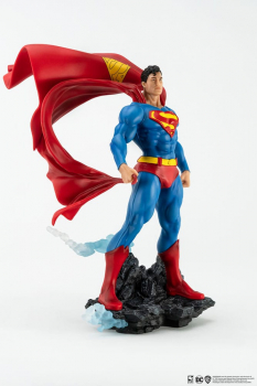 Superman Classic Version Statue 1:8 Previews Exclusive, 30 cm