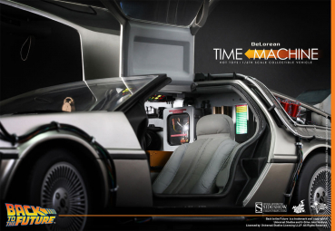 Hot Toys DeLorean