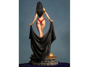 Vampirella Statue