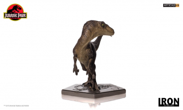 Velociraptor Statue