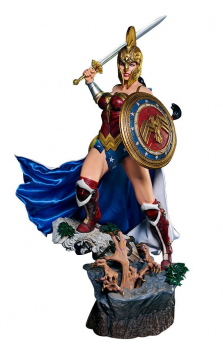 Wonder Woman Statue