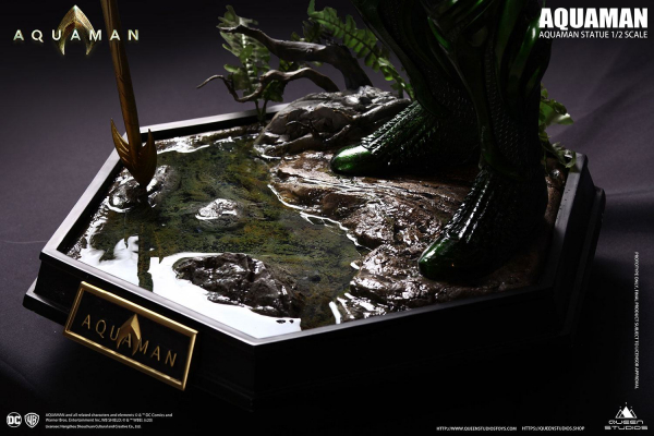 Aquaman Statue