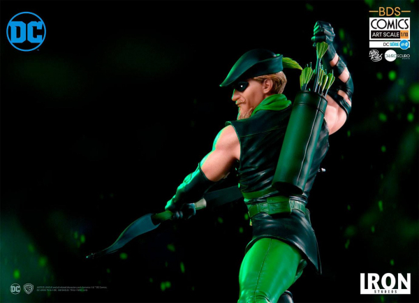 Green Arrow Art Scale Statue