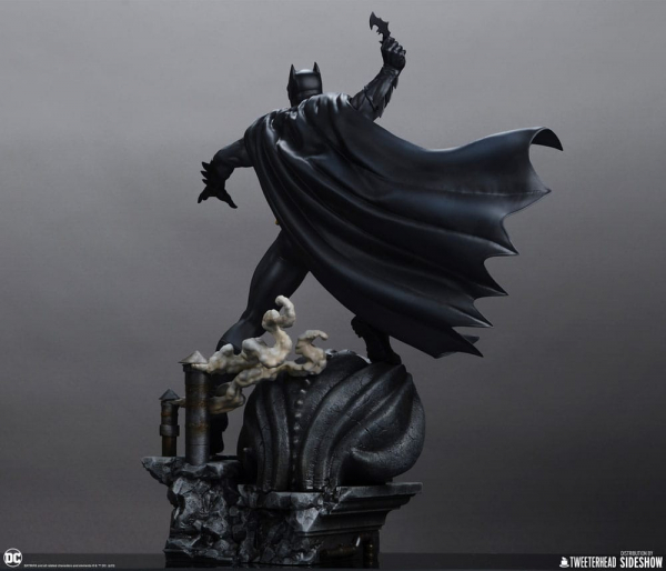 Batman (Black and Gray Edition) Statue 1:6, DC Comics, 50 cm