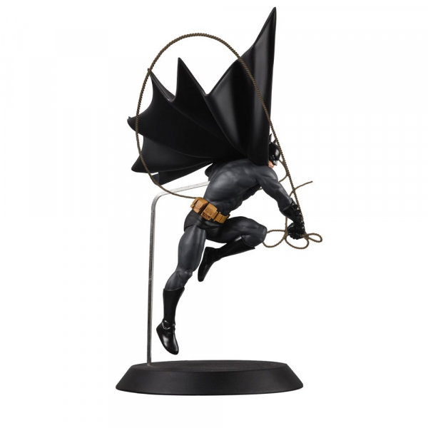 Batman Statue by Dan Mora, DC Designer Series, 40 cm