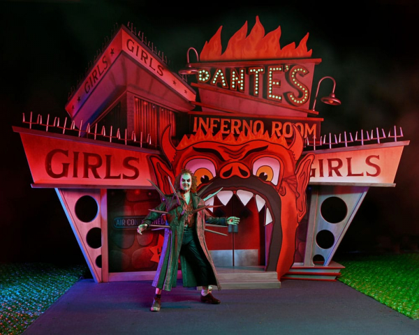 Ultimate Beetlejuice (Trench Coat with Spikes) Actionfigur & Dante's Inferno Room Deluxe Set