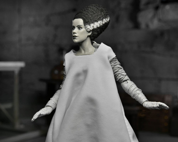 Ultimate Bride of Frankenstein (Black & White) Actionfigur Universal Monsters, Frankensteins Braut, 18 cm