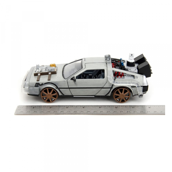 DeLorean (Railroad Wheels) Time Machine Diecast Model 1/24 Hollywood Rides, Back to the Future Part III