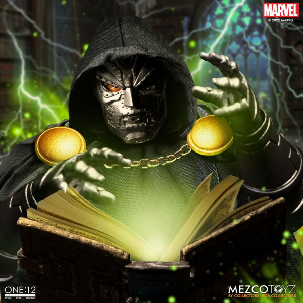 Doctor Doom Action Figure 1/12 Mezco, Marvel, 17 cm