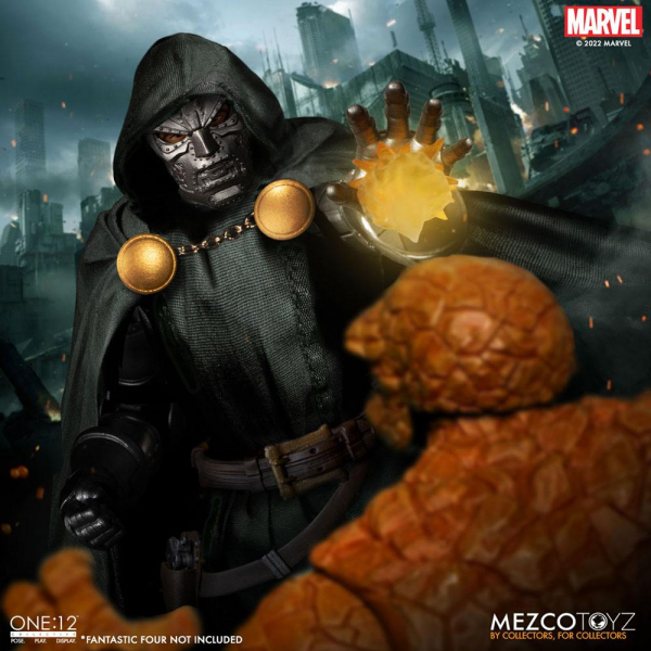 Doctor Doom Action Figure 1/12 Mezco, Marvel, 17 cm